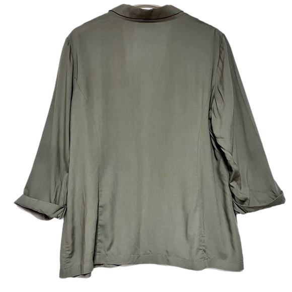 Chico’s Womens Shacket Size 2 Medium 12 Olive Green Lightweight Rayon Grunge - Picture 2 of 6